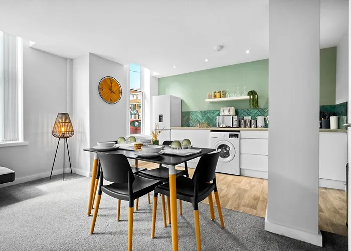 Luxury Apartment - Secure Parking - Gated Development - Near Jq & Birmingham City Centre 6Sh